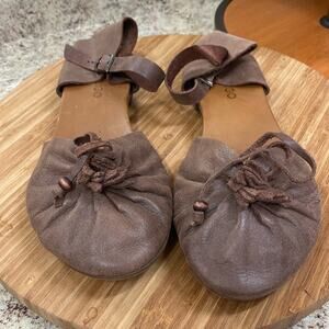 Contigo women’s size 40/10 brown leather flat shoes